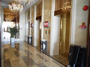 Maple Leaf Garden Hotel - Image 2