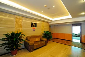 Zhenghua Hotel - Image 4