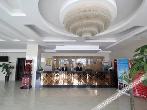 Jinsanjiao Hot Spring Hotel - Image 2