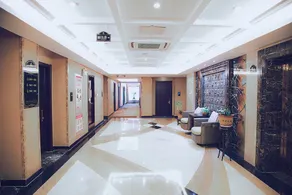 Zaozhuang Zhongyuan Crown Hotel - Image 2