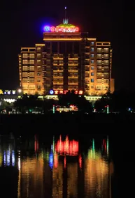 Gold Phoenix Hotel - Image 2