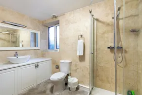 London Gatwick Inn - Image 5