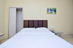 Xinong Business Hotel - Image 3