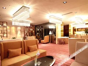 Yangtze Hotel Wuhan - Image 2