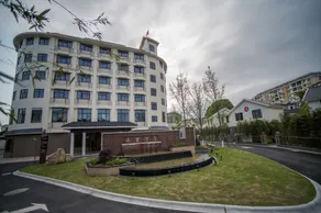 Quanfeng Hotel - Image 5