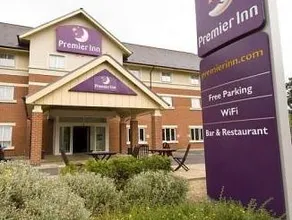 Gatwick Crawley Town West - Image 4