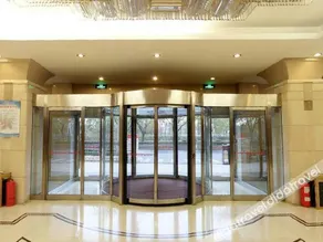 Lu Hong Hotel - Image 3