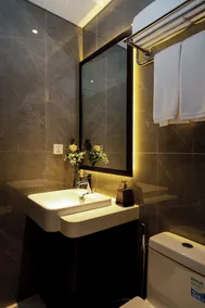 The Gloria Service Apartment by Silk Path - Image 4