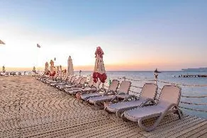 Amara Luxury Resort & Villas - Image 2