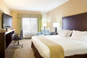 Holiday Inn Express Le Roy - Bloomington Area - Image 5