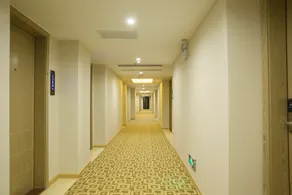 Parlor Hotel - Image 2