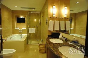 Yian Hotel - Image 5