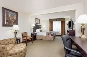 Fairfield by Marriott Inn & Suites LaGrange - Image 4