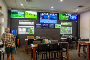 Tates Hotel - Image 5