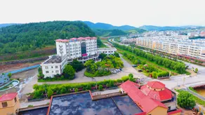 Qujing Lexi Hot Spring Holiday Hotel - Image 3