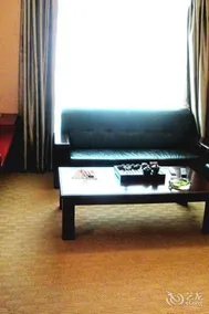 Tongle Business Hotel - Image 3