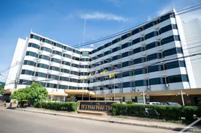 Prompiman Hotel - Image 2