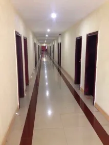 Luchuan Baihui Business Hotel - Image 2