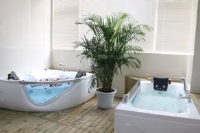 Afuer chain hotel - Image 3