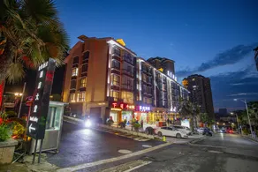Rezen Select Hotel (Kaili City  Center Wanda Plaza) - Image 2