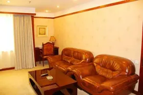 Super 8 Hotel (Wuhan Hankou Railway Station Oceanwide CBD) - Image 2