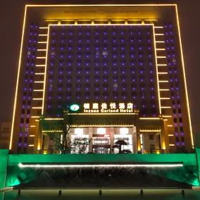 Inzone Garland Hotel - Image 2
