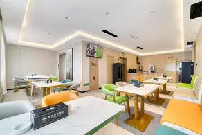 GreenTree Inn Express Hotel (Dezhou Plain County Encheng Bus Station) - Image 2