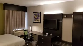 Holiday Inn Express Rochester - Greece by IHG - Image 4