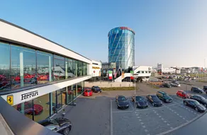 V8 Hotel Classic Motorworld Region Stuttgart - Image 3