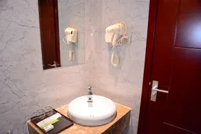 Home Huayi Selected Hotel (Xintai Pearl Plaza Store) - Image 4