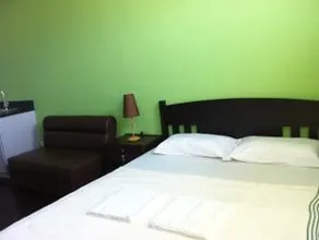 BP International Hotel by ZEN Rooms - Image 5