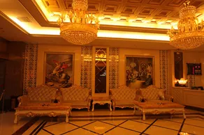 Grand Era Luxury Hotel (High-Speed Railway North Station Branch) - Image 3