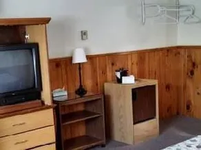 Blue Moon Motel - Image 3