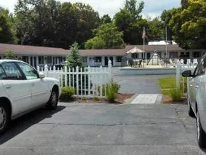 Blue Moon Motel - Image 4