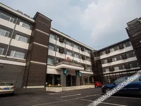Yanpan Bieyuan Hotel (Dujiangyan Scenic Area Lidui Park) - Image 5