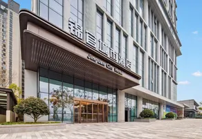 JinGuan City  Hotel - Image 2