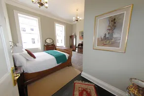 Henrietta House - Image 2