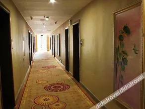 Minzu Hotel - Image 5