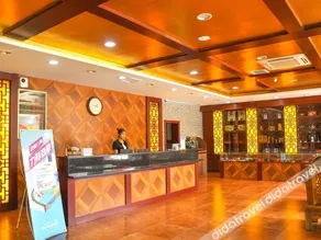 19 Street Hotel - Image 3