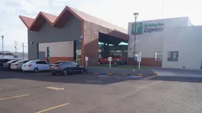 HOLIDAY INN EXPRESS - Image 4