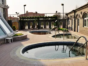 Yosemite Business Hotel - Image 5