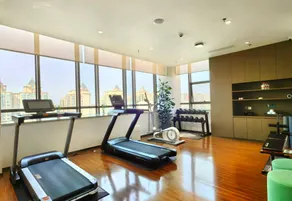 In Dream Hotel - Image 5