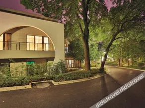 Eastern Cloud Hotel - Image 4