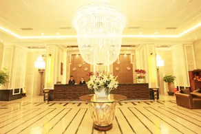 Gentleman Hotel - Image 2