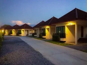 Saranrom Resort - Image 3