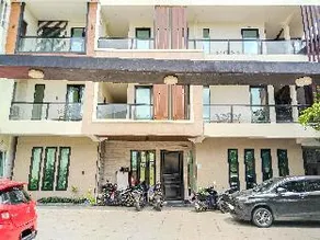 Yayah Guest House Syariah by Cocotel - Image 2