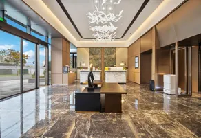 JinGuan City  Hotel - Image 3