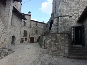 Castello Izzalini Todi Resort - Image 2
