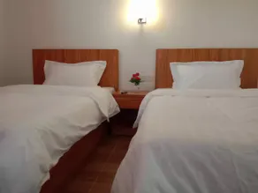 Longyan Wanxin Hotel - Image 3