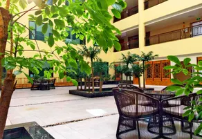 Tongren Vermilion Sand Hotel - Image 3
